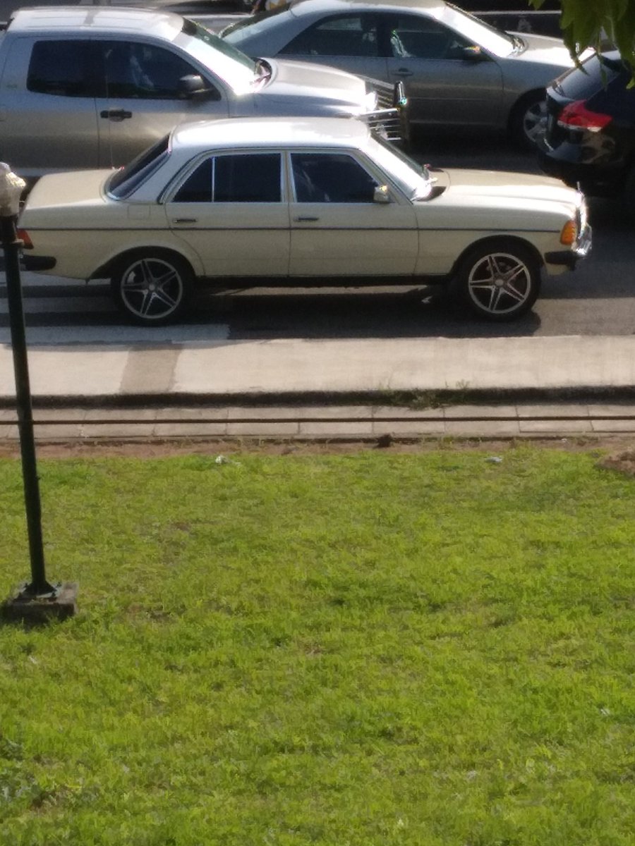 kellzamadi's tweet photo. @akintollgate #Benzclassics https://t.co/CAcoWF8K0E