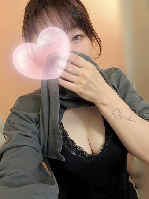 しずか♡アラフィフ妻’s pics and videos