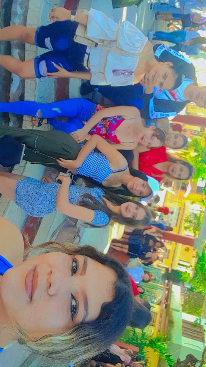HEYHDITAP_2006's tweet photo. Mi grupo para el cine https://t.co/ofyfxBDP0e