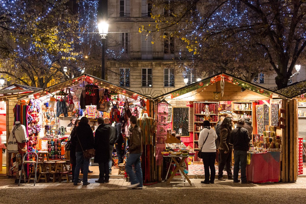 🚨 Breaking news: Christmas Market opens today in #Bordeaux! 
In all, around a hundred exhibitors will be on hand, including a host of craftspeople. 😍
📍 Allées de Tourny, from 11am to 9pm until 27 December.

More info right here 👉 bordeaux-tourism.co.uk/christmas/mark…
📸 Setve Le Clech