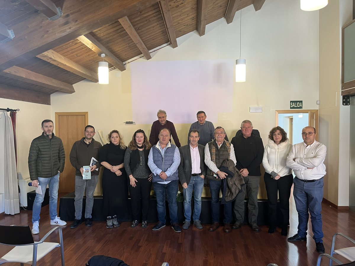 Reunión informativa de la Red de Municipios de la Celtiberia - RMC👏

💪 Hay que poner en valor el patrimonio celtíbero como vínculo de unión y potenciar su difusión en nuestras comarcas.

#Celtiberia #ComarcaCampoDeDaroca