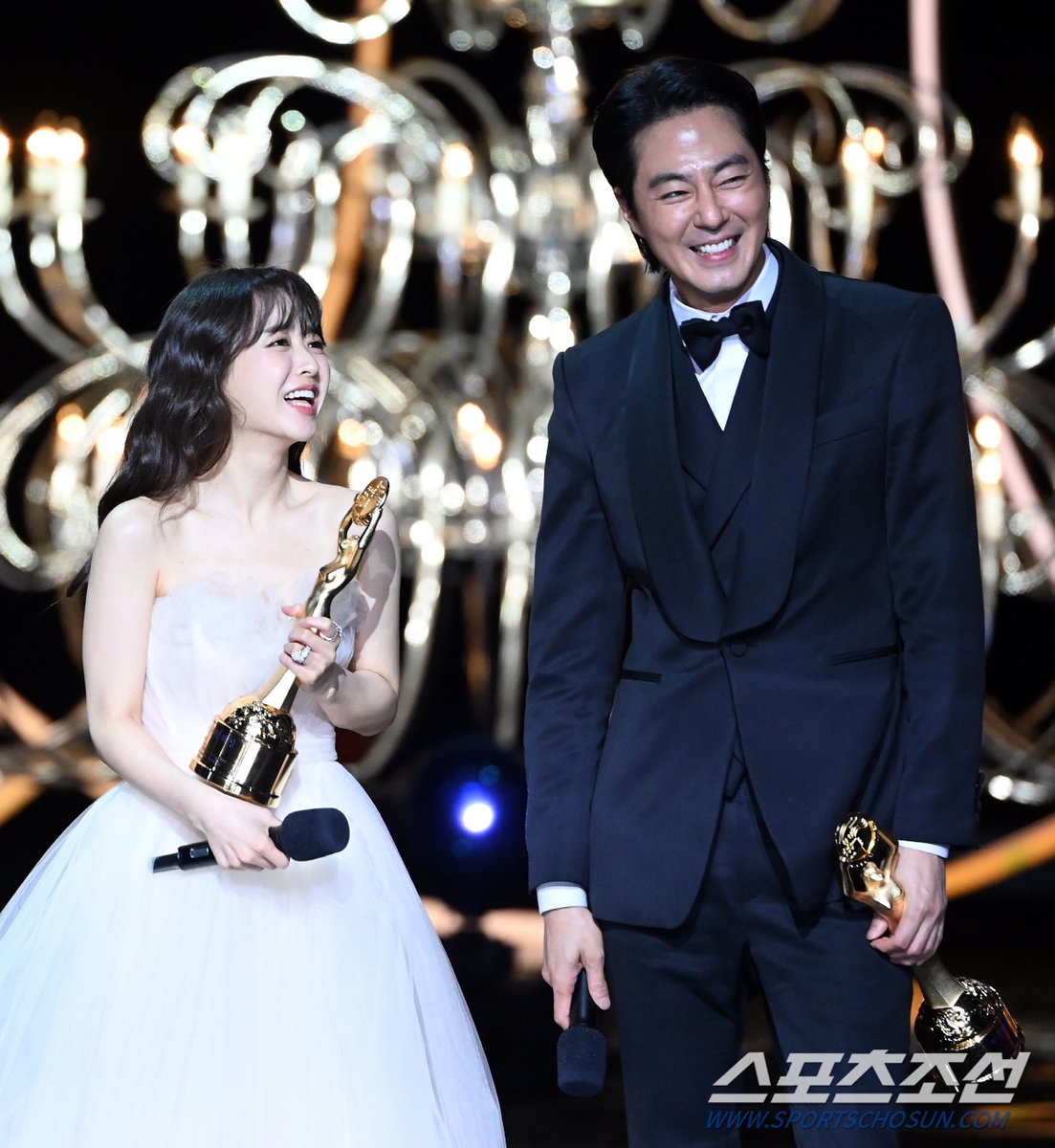 0212pby's tweet photo. #박보영 #ParkBoYoung
#조인성 #JoInSung https://t.co/0DgYUbGLtp