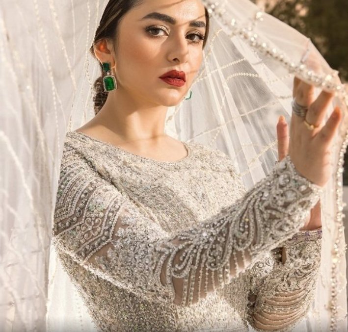 What an insane beauty 🌼🍂♥️
The color of the dress 🌼

#Yumnazaidi #Erumkhan #Terebin #Bridalcouture