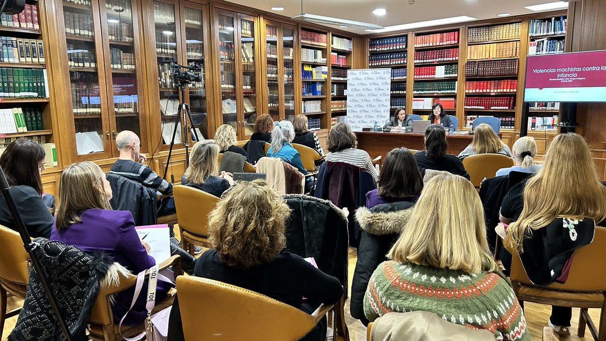 ICAOviedo's tweet photo. #EstápasandoICAOviedo: Encarna Bodelón González, directora del Centro de Estudios Jurídicos y Formación Especializada de la Administración Pública de Cataluña, habla en los #DesayunosporlaIgualdad de la “Violencia machista contra la infancia”

#ViolenciaMachista #infancia https://t.co/G92G3eKJZQ
