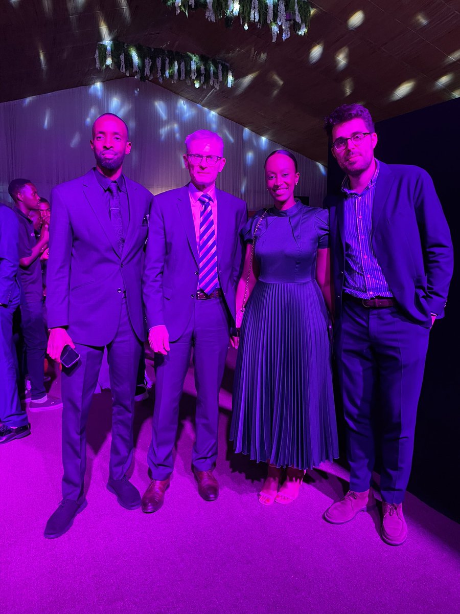 DKinRwanda's tweet photo. Thank you @GreenFundRw for an inspiring celebration yesterday! ๐ฅณGreat speeches by @TeddyMugabo_ and minister @MujaJeanne focusing on the #Green achievements of the fund. We are looking forward to following your onwards journeyโฌ๏ธ
#GreenRwanda ๐ท๐ผ๐ฟ
#10YearsofGreenImpact ๐๐ฟ https://t.co/n2jmtlQUPB
