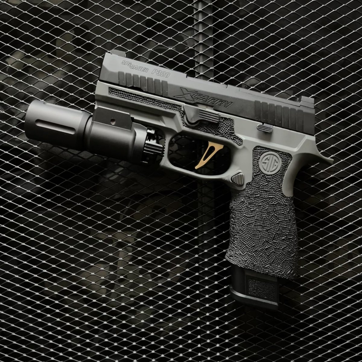 SOC_Troy's tweet photo. Sig P320 X Carry Black x Grey 
秀逸なスティップリングはグロックマンさん作@8nXeIR19AFdSEJ4 
大事に使わせていただきます❗️ https://t.co/d9NwasIjPv