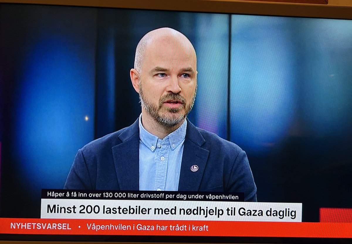 KirkensNodhjelp's tweet photo. Våpenhvilen i #Gaza kan gi en sårt tiltrengt pustepause, men er ingen endeling løsning. Kirkens Nødhjelps generalsekretær @Hoybraten og utenlandssjef @arnenh snakker om de enorme behovene på #Tv2 https://t.co/OYIhaqMrkb