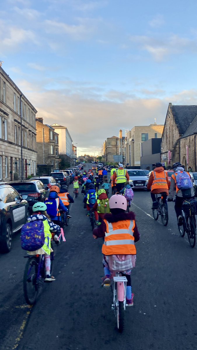 We’ve been a bit quiet on here recently (this platform ain’t what it used to be), but we’re still here, cycling to school every week, showing there’s demand and continually asking for #SafeStreetsForAll. #RoadSafetyWeek #BikeBus #bicibus