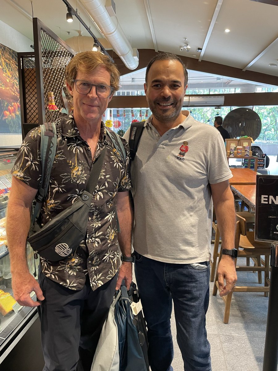 gnihal's tweet photo. @JontyRhodes8 Was so amazing running into you at starbucks @ Mumbai airport mate.   Thanks for the brief chat and the picture ).    I know u are a man in demand but next time when you are in Dubai pls do let me know and we can grab a coffee together .. all the very best !  Guri https://t.co/Y8edfrHjHk