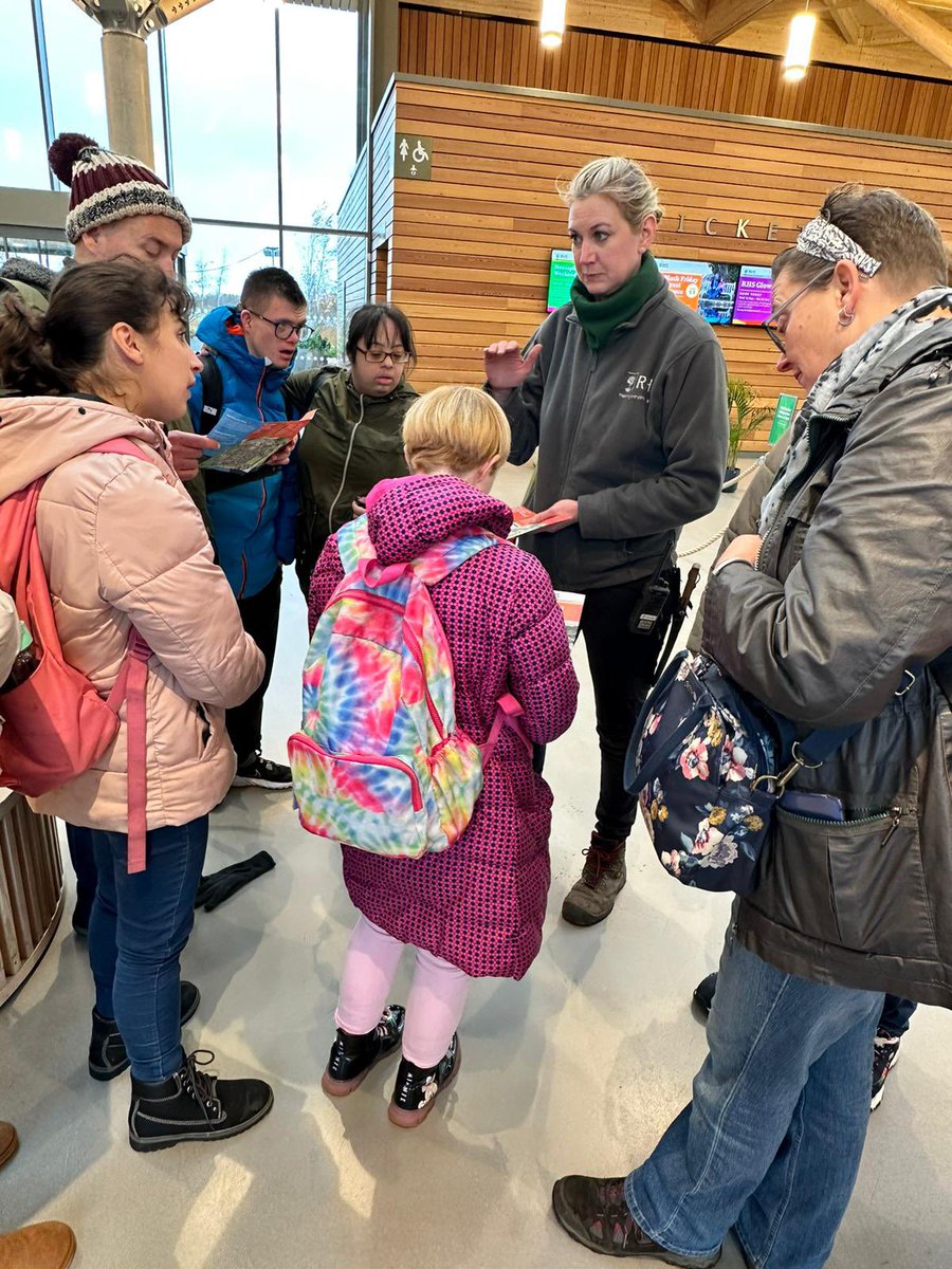 Pftameside's tweet image. Yesterday the gardening gang visited @RHSBridgewater 🪴 
Gardener Charlie, met us at reception and gave us a tour around the garden. 
Charlie gave us hints and tips that they use on how  to grow winter crops. 
It was a fantastic day, we all loved it 💚
@RHSSchools @The_RHS