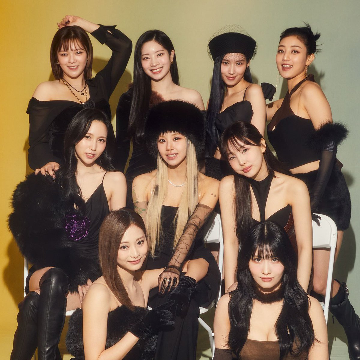 TWICE_Charts's tweet photo. .@JYPETWICE and NewJeans are the only girl groups in the Top 10 best-selling K-pop albums in pure sales in the US in 2023. 🩷 https://t.co/hzcmnccsfd