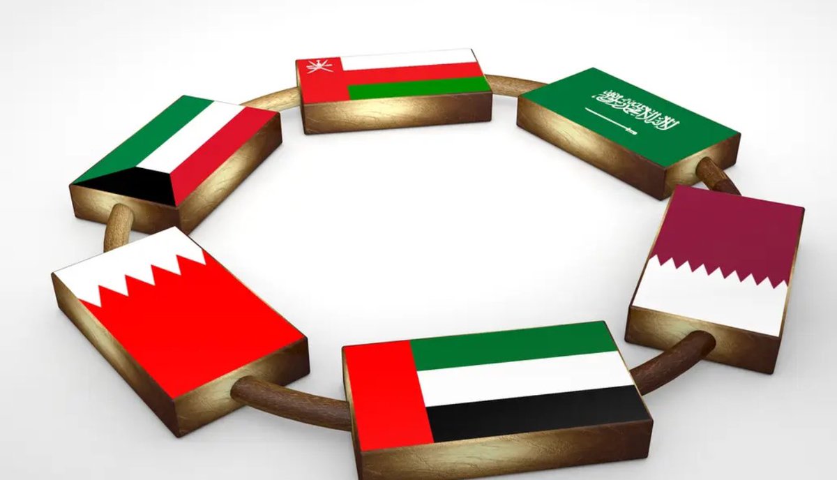 نعم انها اوطاني . هل تعلم اننا نسافر لدولنا بدون جواز سفر ؟  لانها اوطاني الله يحفظهم