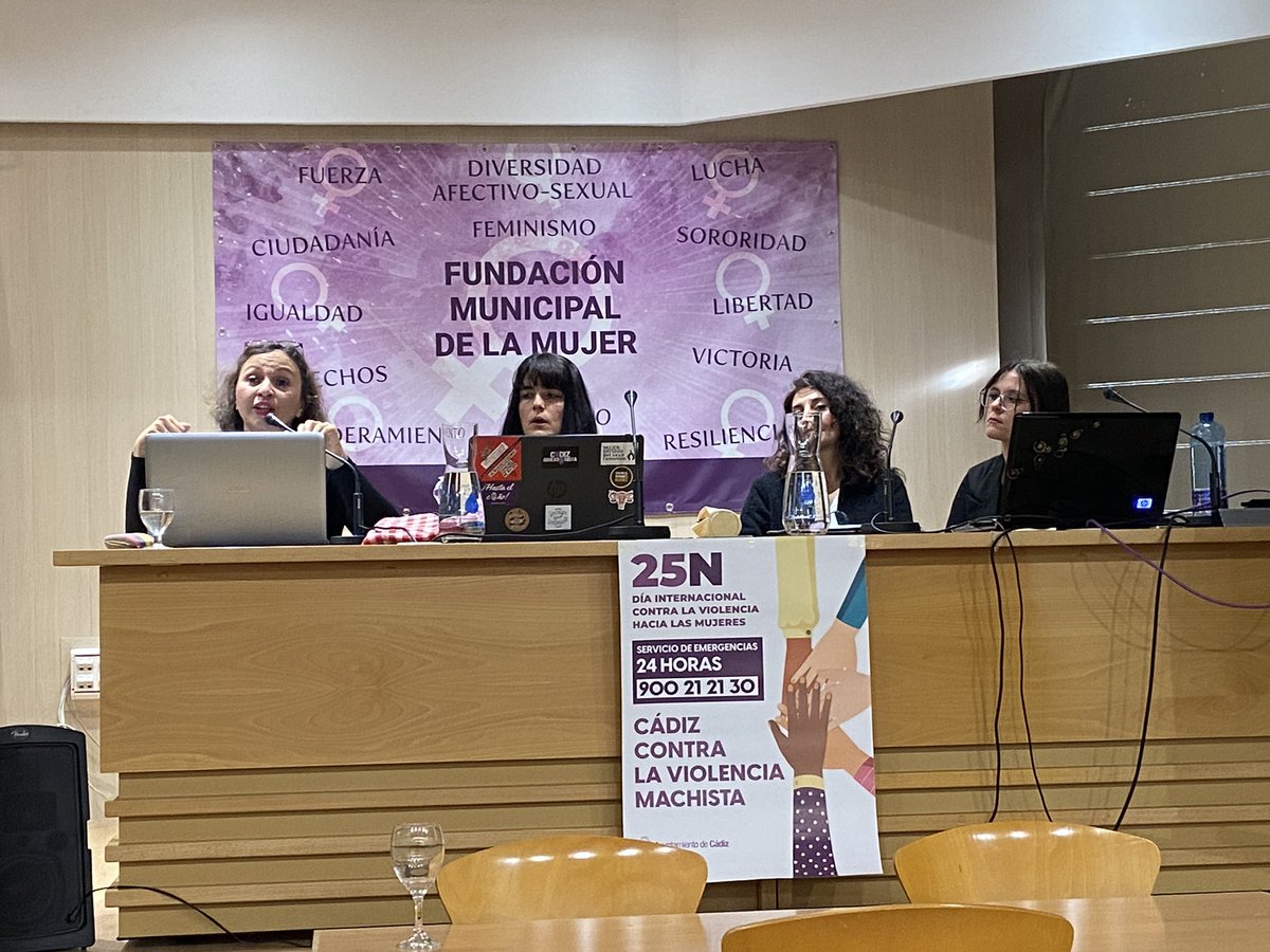 Femradc's tweet photo. Comenzamos Las Jornadas reivindicativas contra la violencia machista.
Gracias compañeras.
#25N
#yabastadeviolenciamachista 
@CdizAbolicioni1 @CdizAbolicioni2 https://t.co/Xz3a7BAi1N