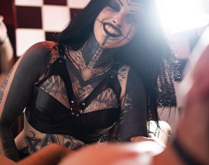 Mistress love slutty subs and love to fuck them hard. https://t.co/NzW9V6HD8M