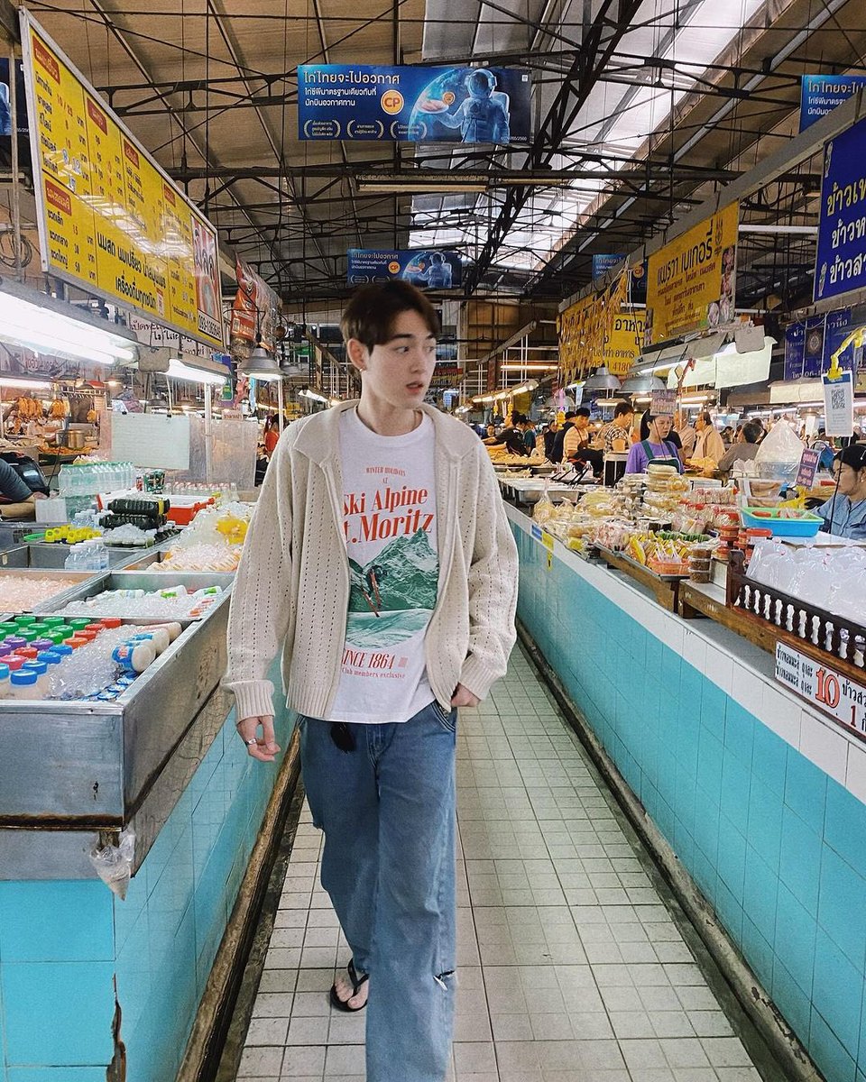 KAD8LAND's tweet photo. Update IG : @kadploysupa 

💬 : กินไรดีอะ #กาดไม่ใช่การ์ด 
⛓️ https://t.co/TeIhwBk712

#KADLAND 
#KadploysupaIGUpdate https://t.co/6MeYDUMbAO