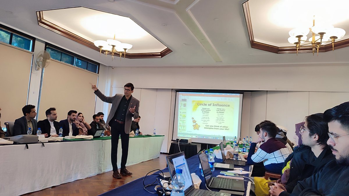 Inayat Khan tweet media