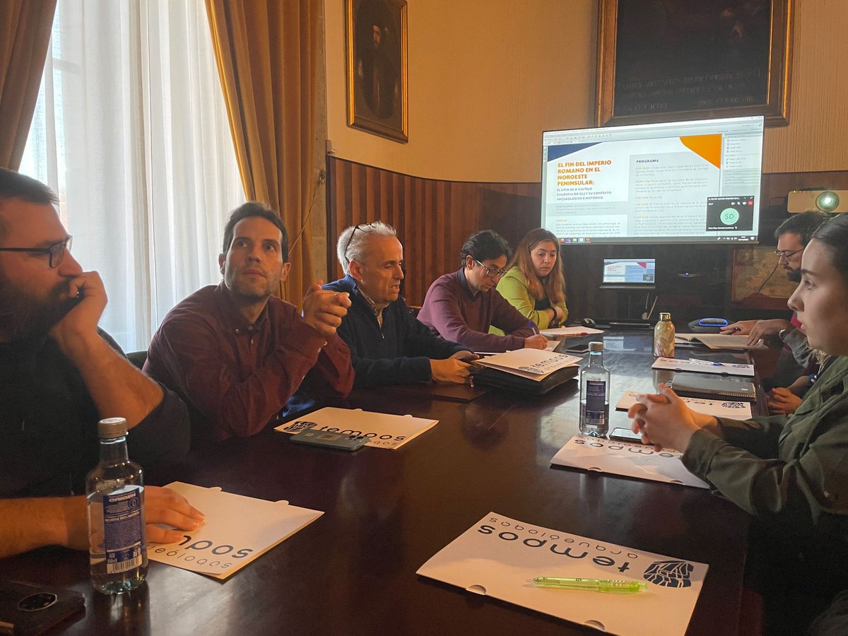 ArqueoTempos's tweet photo. Comeza o workshop sobre a fin do imperio romano no noroeste peninsular centrado no xacemento de Valencia do Sil, Vilamartín de Valdeorras. https://t.co/jqOGAZSKix