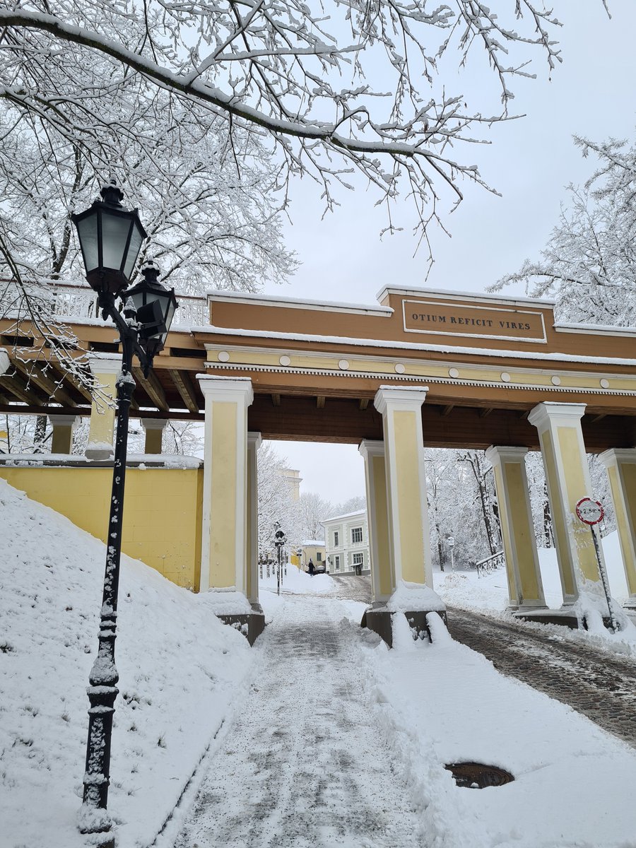 Wrapping up a two-week visiting lecturer post in snowy Tartu @skytteUT. Small place but an impressively rich intellectual environment.
