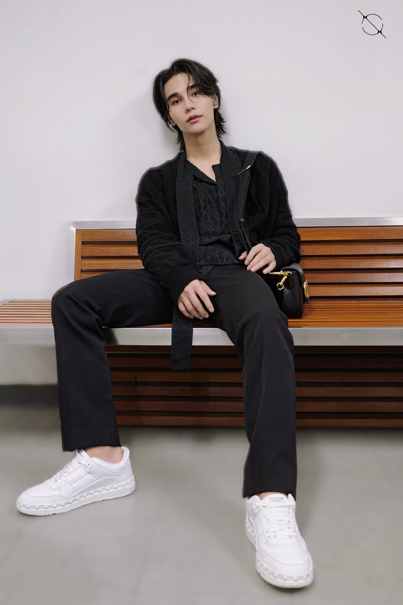 Are you still there?

#JeffSatur 
#ValentinoXJeffSatur