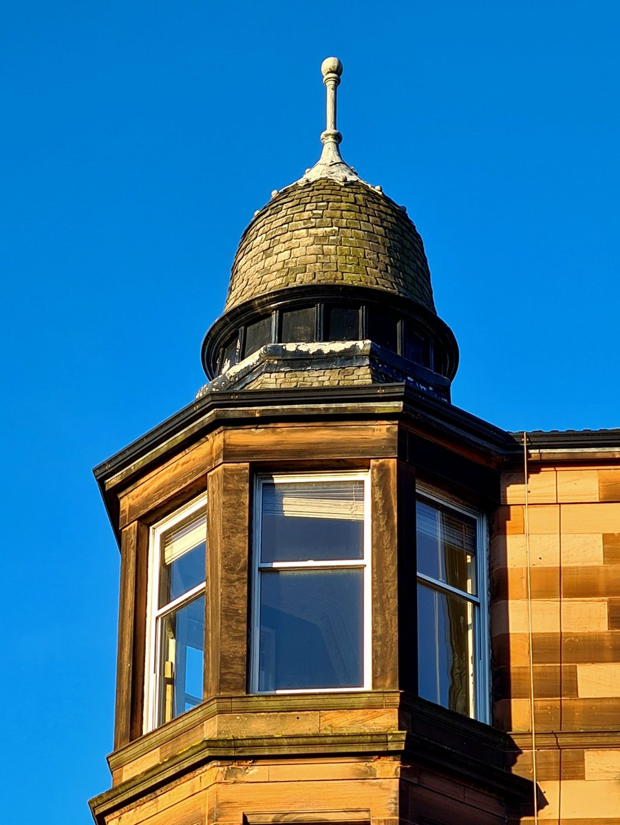 Love this octagonal top floor tenement bay window complete with ornamental ogee cupola. It's from Hyndland in Glasgow, which is the only conervation area specifically for tenements in the UK.

#glasgow #architecture #baywindow #cupola #glasgowbuildings #tenement #hyndland