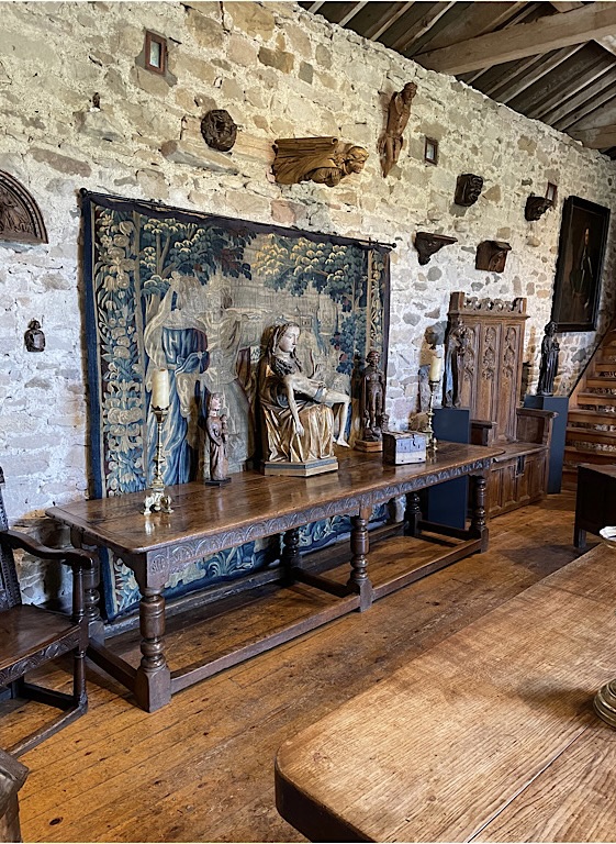 A fantastic mid 17th century english oak refectory table. Circa 1650. 

rb.gy/k24o5c

#oakrefectorytable #antiquerefectorytable #antiqueoaktable #antique #furniture