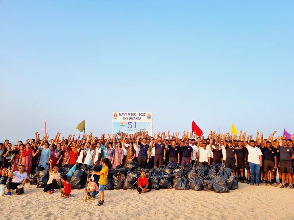 As part of #NavyWeek activities, #INSDwarka hosted an event to encourage the ethos of 'cleanliness is godliness'. Beach cleaning drive spread awareness & spurred the community to contribute and commit for pristine surroundings and cleaner environment. 

#SwachhBharatSwasthBharat