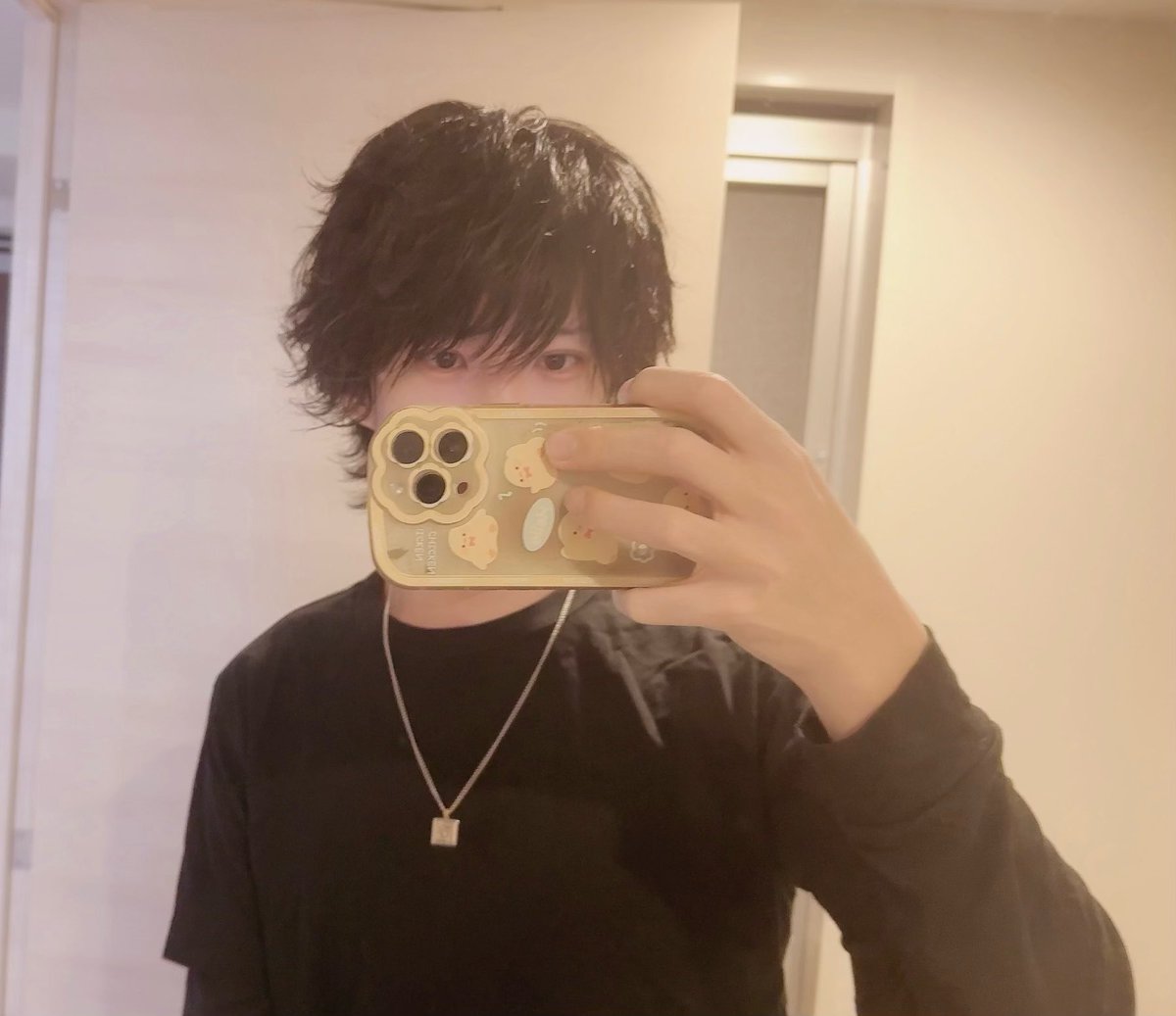 fenikuro_fn_'s tweet photo. 800年ぶりの自撮りです🫧

髪の長さが史上最高に好みなんだけど

黒髪×この長さ＝大優勝🏅
って本当で��か？！？！？！？！

良いと思う人はいいねください🫶 https://t.co/joJvCijEbQ