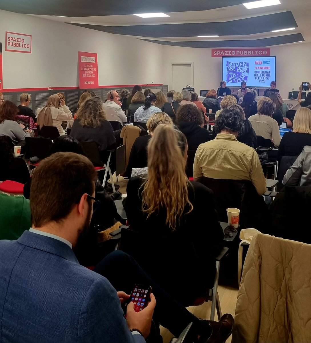 fpcgil_internaz's tweet image. Al via la conferenza @EPSUnions delle donne con l'intervento di @ghiglione_lara #siamoquiperrrstare 
#womenareheretostay 
#25novembre 
#stopallaviolenzasulledonne