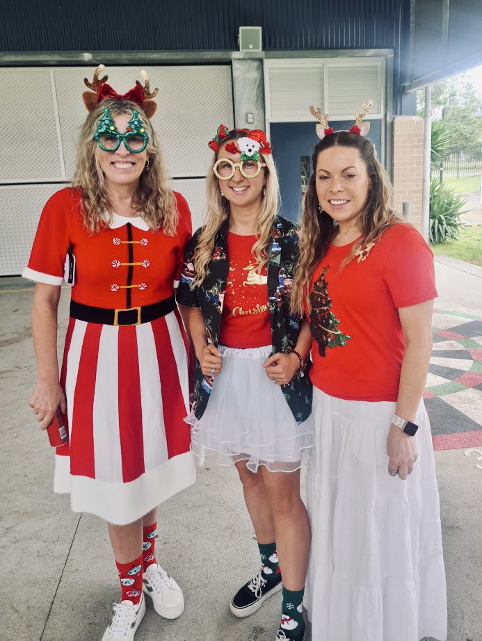 Fun Friday at TPS today - Christmas Mufti, surprise Snow Cone pop up for PBL rewards and crisps for the attendance awards (95% + for the term).