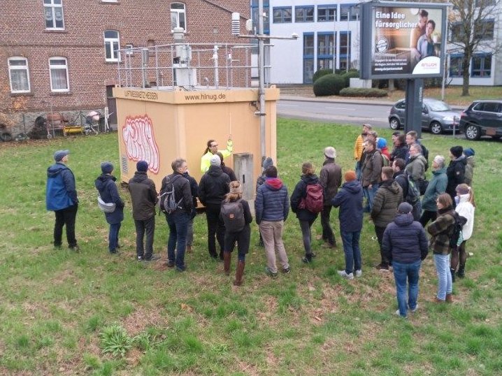 HLNUG_Hessen's tweet photo. #Naturschutz meets #Immissionsschutz: Besuch der Vogelschutzwarten anderer Bundesländer in #Hessen gestern, dabei wurde auch eine Luftmessstation vom #LuftmessnetzHessen besichtigt &amp; unser neues Vogelstimmen-Monitoring vorgestellt.
https://t.co/Bg8ZCXJU4B
https://t.co/aBkrPPyOK2 https://t.co/fhouLSNIuV