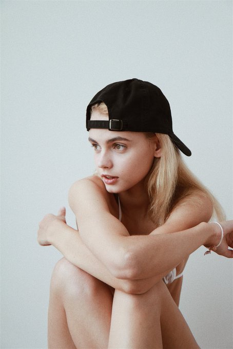 Been very young 😇 https://t.co/q9lmR3RB5V