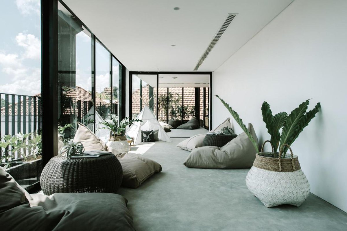 catsedih's tweet photo. libur akhir tahun seru ke BALI ngga sih? Kata gue teh YES ya! nih 2 rekomendasi hotel 👀

1. 📍Lloyd Inn Bali 

aesthetically pleasing di semua sudutnya, mana suasana nya calming banget 🥹🤍 bisa di book di Traveloka yah! banyak hotel yang diskon nih, cek: https://t.co/SAlXlnRc27 https://t.co/x3actgJhTc