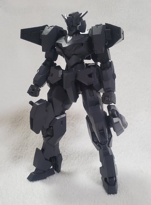 #ブラックフライデーを黒い機体で楽しもう あとついさっきメカサフを塗り終わったガンヴォルヴァもついでに貼っておく