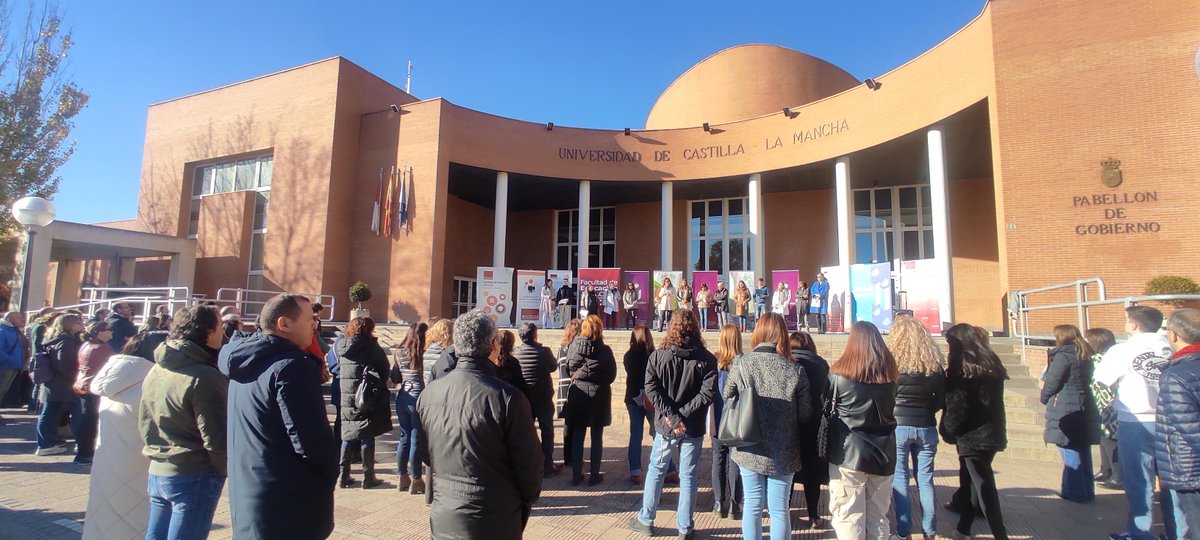 La Universidad de Castilla- La Mancha se suma a los manifiestos de CRUE y de RUIGEU por el Día Internacional por la Eliminación de la Violencia sobre las Mujeres.

El Campus de Albacete con una lectura coral de las distintas facultades. 

#BibliotecaUCLM también estuvo allí.