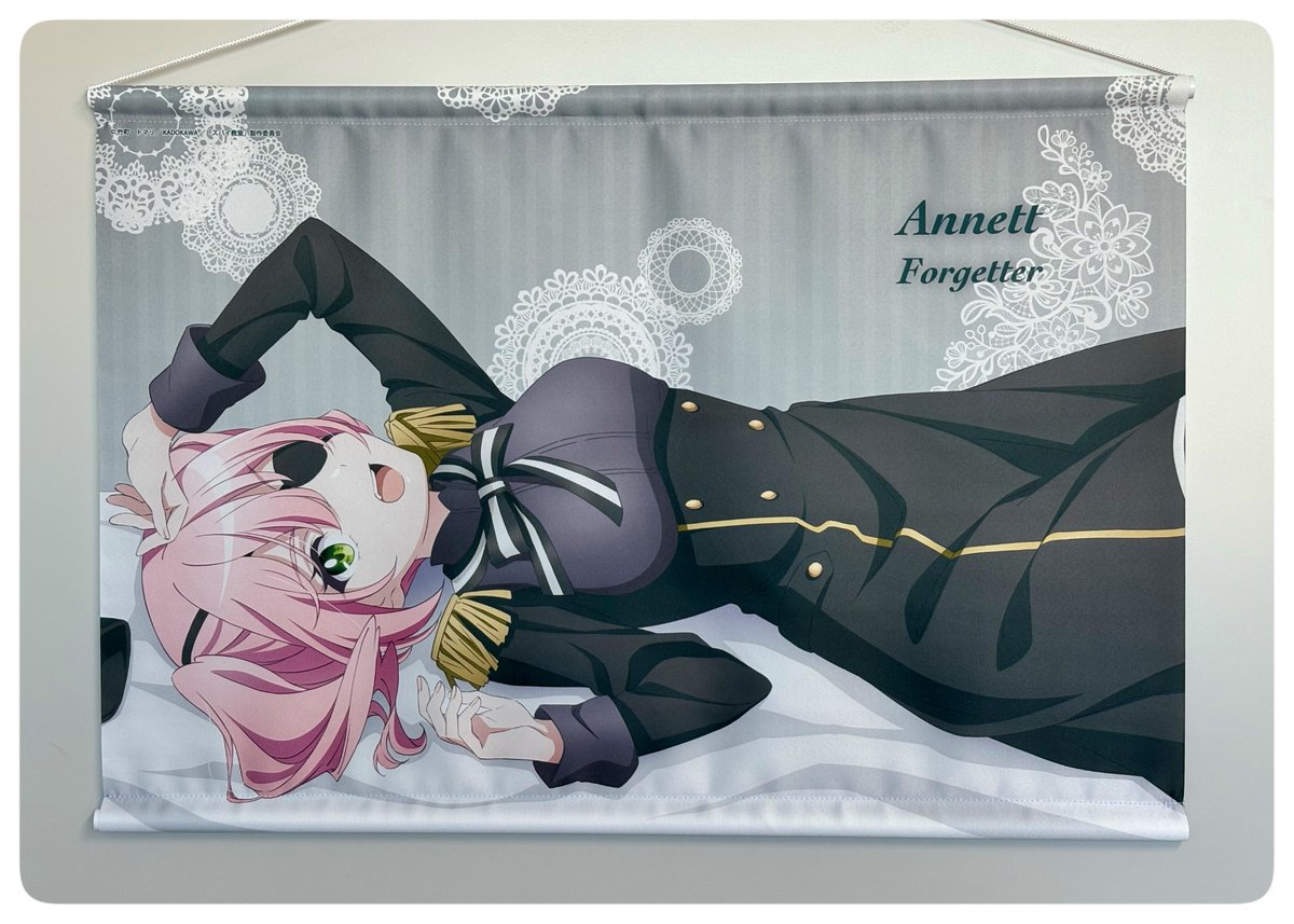 B2タペストリー 添い寝A ver.」リリィ、モニカ、アネット、エルナ 