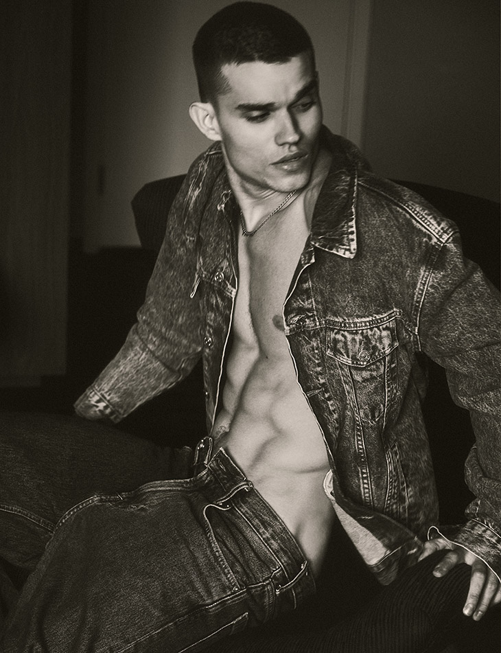 mmscene's tweet image. Photographer #DiegoBigolin and model Alisson team up for #MMSCENE PORTRAITS exclusive story: malemodelscene.net/editorial/alis…