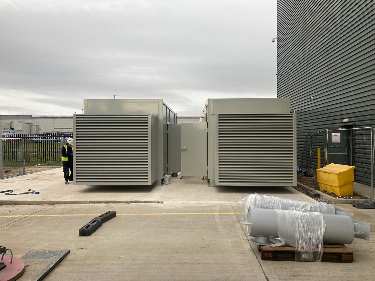 WBPSLTD's tweet image. 📦 Another delivery, another success story! 🌐 Our team just installed 2 x 830kVA Sync generators at the new @ASOS Distribution Centre in Lichfield, powering up this cutting-edge hub.

#InfrastructureSuccess #TeamAchievement #PoweringProgress #TeamWB