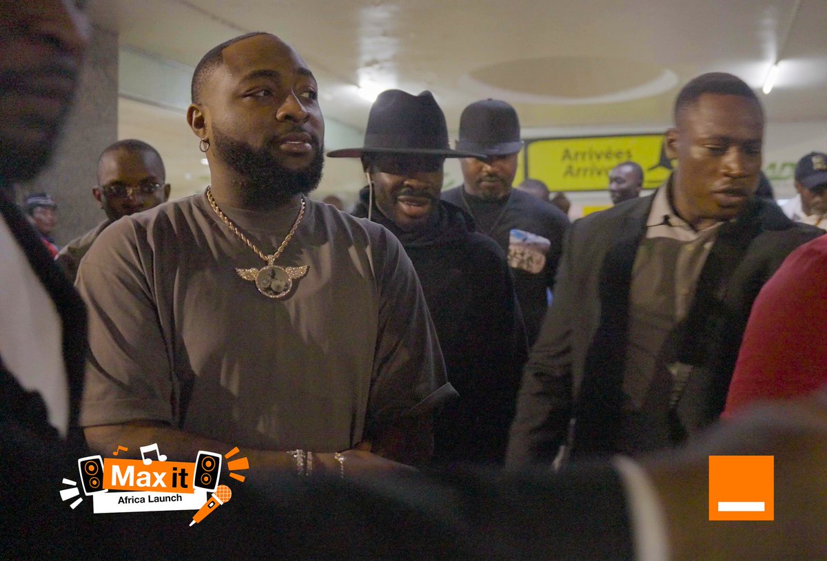 Orange_Cameroun's tweet photo. Viens vivre un max d'émotions avec le faiseur de tubes en Afrique OBO Baddest, l'unique Davido .
Ouverture des portes à 14h ⏰ au Stade de la Réunification 🏟.
Sois là à l'heure ! !! 🤨
#MaxTonShow
#MaxIt https://t.co/P6MSGsomJH