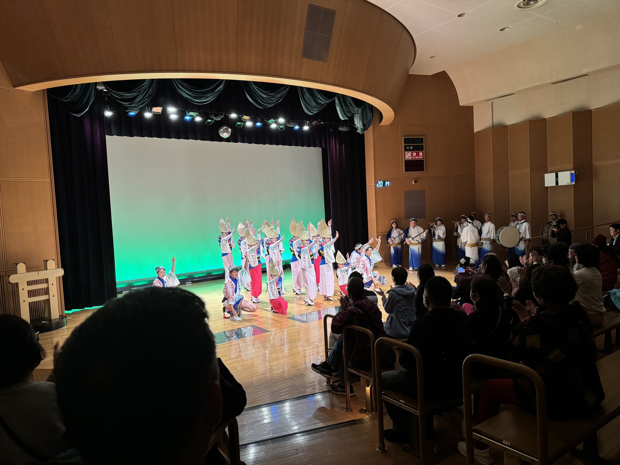 高橋健介 バーイベ アクスタ ひらがな男子 蜂須賀虎徹 ミスター サイン 色紙 高橋健介演じる蜂須賀虎徹。 - 刀剣男士、いよいよ紅白出陣