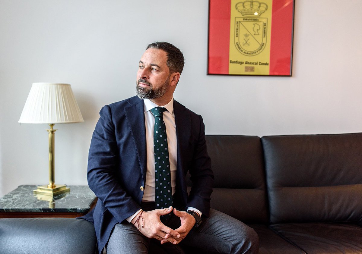 Abascal trabajando / Abascal de huelga.