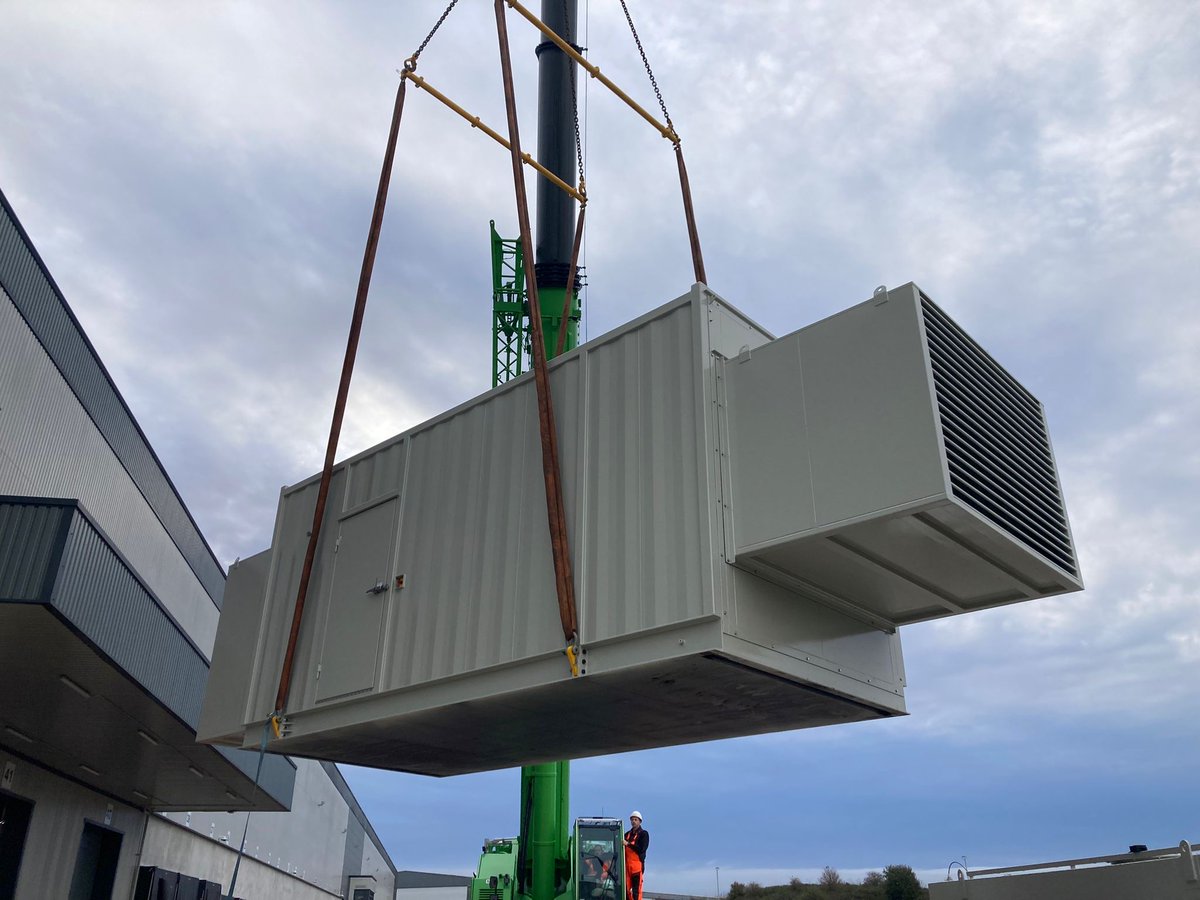WBPSLTD's tweet image. 📦 Another delivery, another success story! 🌐 Our team just installed 2 x 830kVA Sync generators at the new @ASOS Distribution Centre in Lichfield, powering up this cutting-edge hub.

#InfrastructureSuccess #TeamAchievement #PoweringProgress #TeamWB
