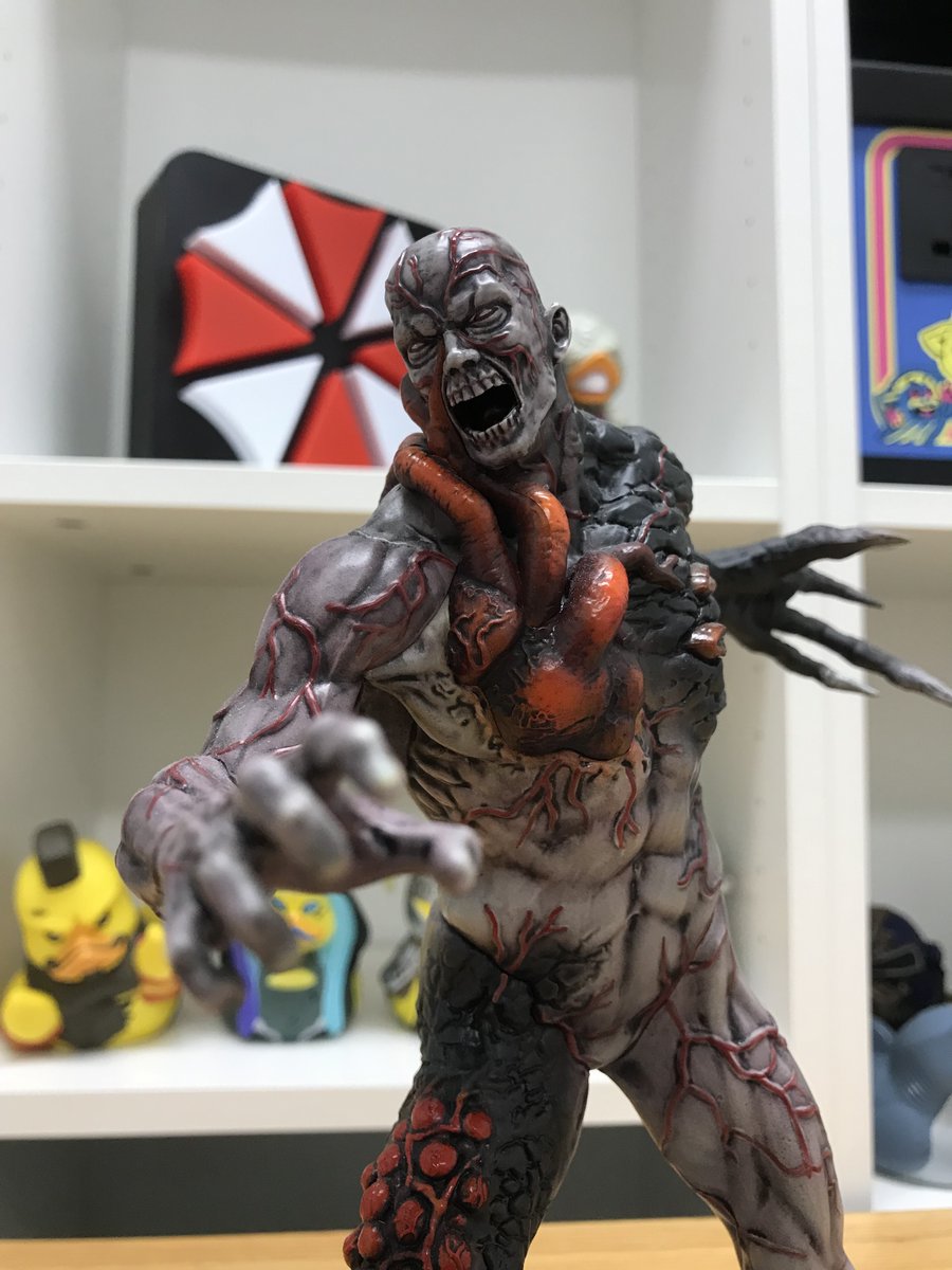 NumskullDesigns's tweet image. 🚨IT’S GIVEAWAY TIME🚨

Resident Evil fans, here is your chance to WIN THE ULTIMATE LIFE FORM, we are giving away this Tyrant T-002 statue to a lucky fan!

To enter FOLLOW @NumskullDesigns
and LIKE and REPOST this post!  

Winner will be announced next week, Good luck!!