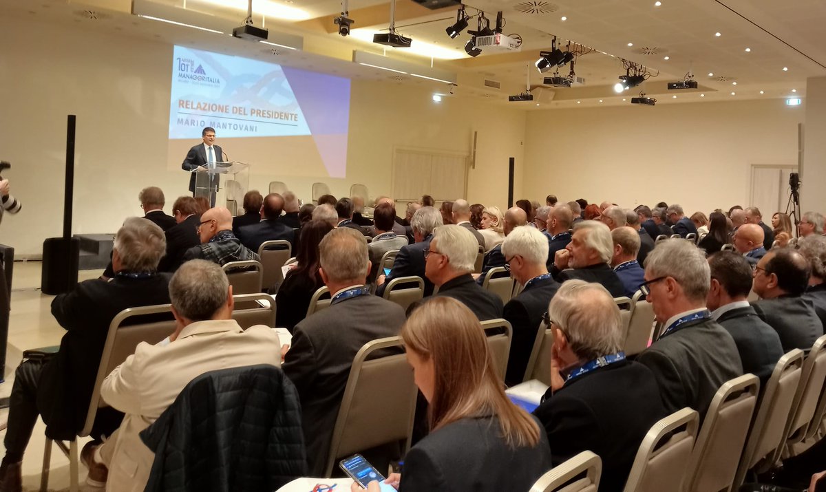 manageritalia's tweet photo. 🔴#AssembleaManager    
IN DIRETTA https://t.co/rJo0El4s04
@Mario_Mantovani "Lo scenario generale è complesso ma quando si hanno le idee chiare, la pazienza di perseguire i propri obiettivi, tutto diventa più facile". https://t.co/2Rd2gWYI4A