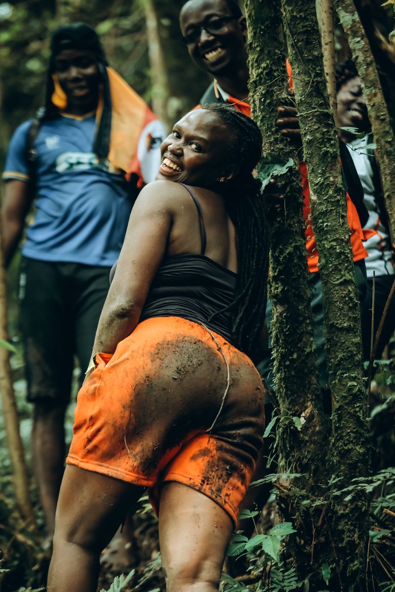 Documenting experiences for hike addicts gives me so much pleasure 
#kasesehikersclub #visitkasese #ExploreUganda
@AkiikiHolidays @NzeEkirungi