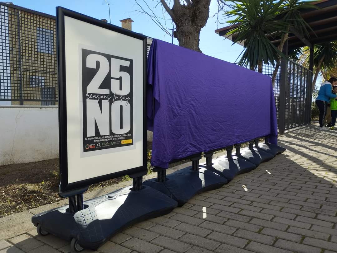 ElQuincenal's tweet photo. Inauguración de la exposición fotográfica "25 REASONS TO SAY NO" del @CeipElGuijo  en la Residencia de Mayores "Santa Ana" para conmemorar el Día para la eliminación de la violencia hacia la mujer. https://t.co/fPPFy8kbep