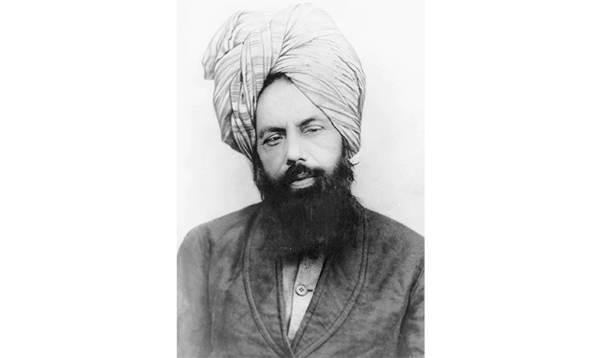 qalamsultan's tweet photo. آنحضرت صلی اللہ علیہ و سلم نے ایک مرتبہ فرمایا کہ بہشت میں ایک مقام ہے جو مجھے ہی ملے گا۔ایک صحابی یہ سُن کر رو پڑا..پوچھا کہ تو کیوں رو پڑا؟ تو اس نے کہا یا رسول اللہ مجھے آپؐ کے ساتھ محبت ہے..تو میں کہاں ہوں گا؟فرمایا کہ تو میرے ساتھ ہو گا..آپؐ نے اس کے وجود کو اپنے اندر لے لیا https://t.co/yfHdP03BeM