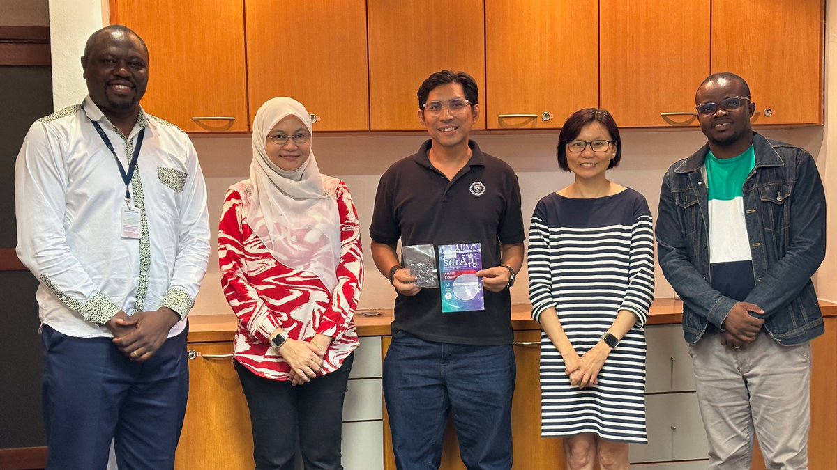 WorldFishCenter's tweet photo. 📣This week, @unimalaya's Adibi Rahiman Mohd Nor &amp; @uputramalaysia's Natrah Fatin Mohd Ikhsan visited us in Penang.

📸We discussed collaboration to harness #seaweed’s potential for food, #nutrition, #livelihood security, and the resilience of farmed #aquaticanimals to diseases. https://t.co/H0CY44vxso