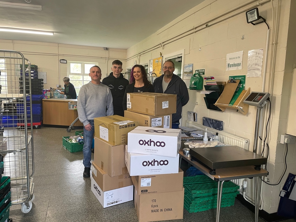 OXHOO stopped by the Runcorn and District Foodbank this week to donate 156 kilograms of food, which will provide 448 meals. Very proud to support the important work of this group. 

More information about them: runcorndistrict.foodbank.org.uk/give-help/dona…

#foodbank #community #donate