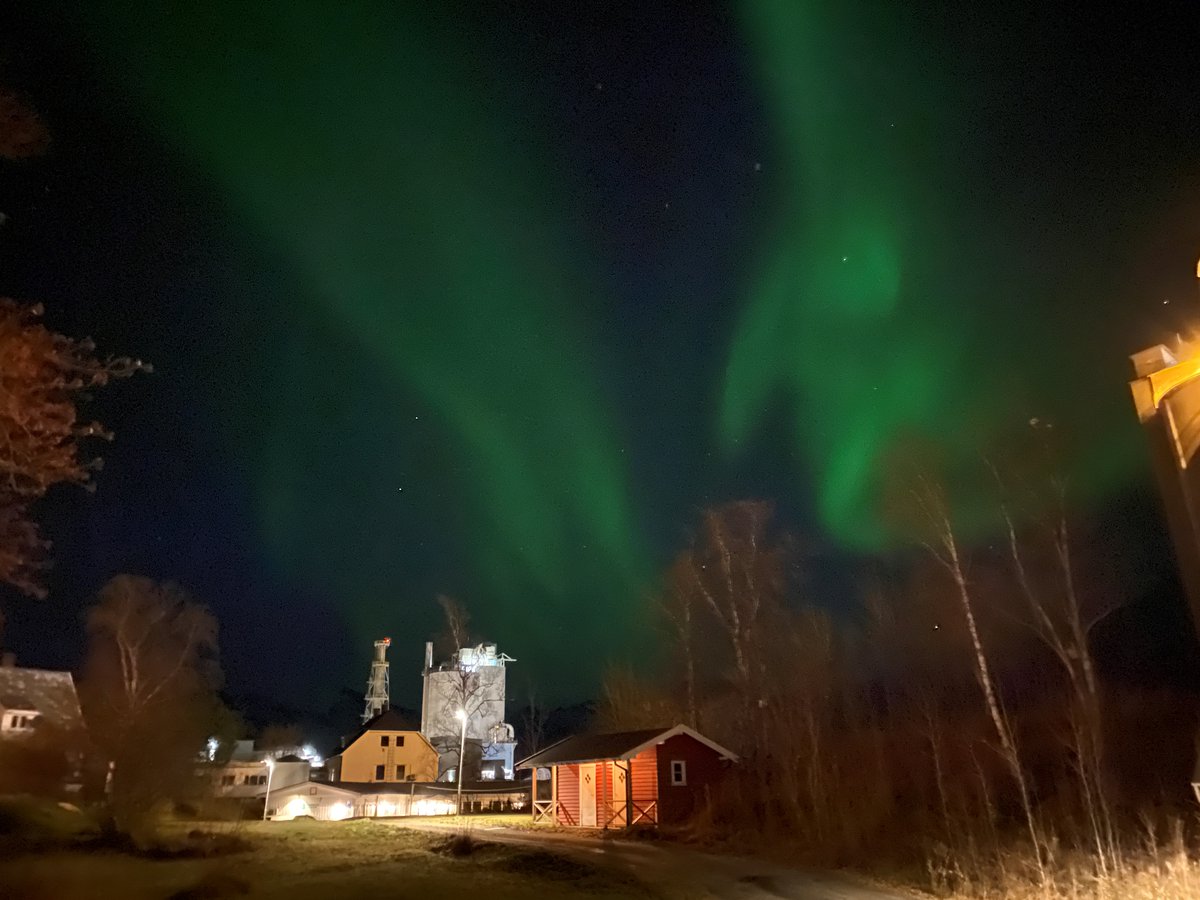 On today’s agenda: Admiring the northern lights right before the weekend, captured from our colleague at the northernmost cement plant of the world, in Kjøpsvik, Norway! Pics by Jakob Vikingsson