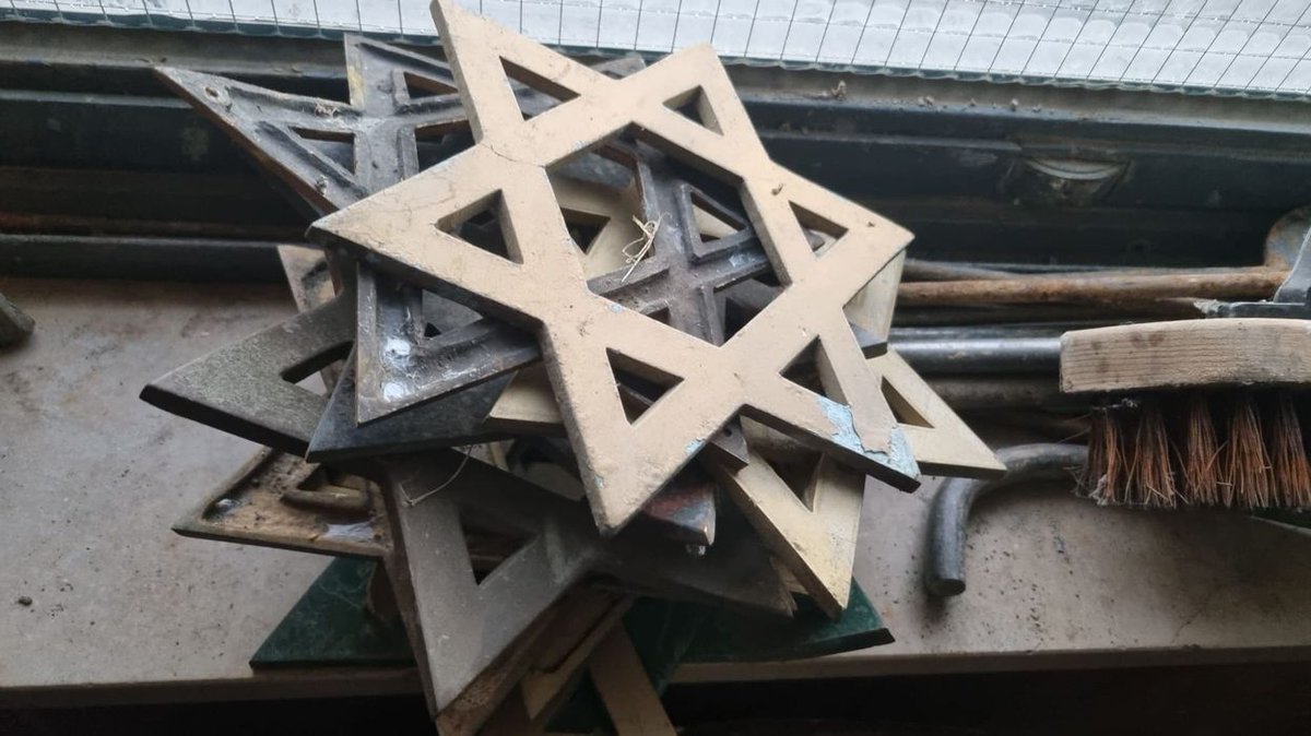 Horrifying to see more than 85 tombs vandalized in the Jewish section of Marcinelle's cemetery, Belgium.

Stripping away the Star of David from the graves not only desecrates these resting places but also deprives Jews of their identity, even in their death.

We thank the